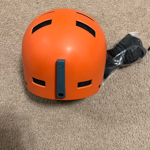 Retrospec Traverse H1 Snow Helmet and Outdoor Master Ski Goggles - Picture 3 of 11